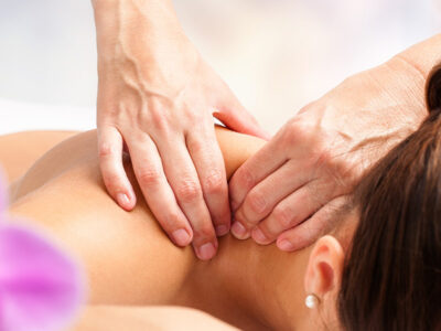 El masaje revitalizante que libera tu cuerpo y renueva tu bienestar
