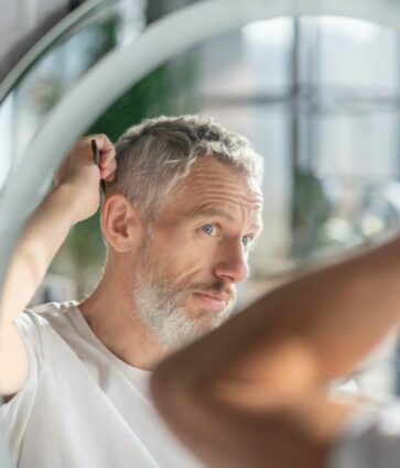 Cuure informa de que más del 70% de los españoles sufre pérdida de cabello