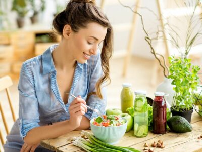 Alimentación consciente contra el calor inconsciente: desmontando bulos para un verano saludable
