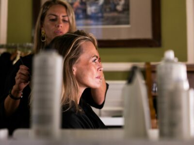 Arkhé Cosmetics, peluquería oficial de los IX Premios Woman, deslumbra en la noche del talento femenino