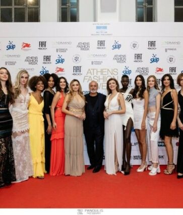 TheaMou by Theo relanza los Juegos Olímpicos y la Operación PAME BROSTA en la Semana de la Moda de Atenas