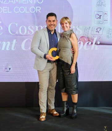 Arkhé Cosmetics gana el Premio Clara 2025 a Mejor Lanzamiento de Cuidado del Color con Vibrant Color Lock