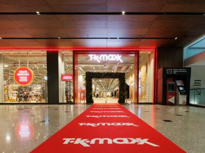 TK Maxx celebra su llegada a España con la apertura de su primera tienda en Barcelona
