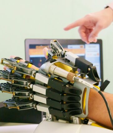«La neurorrehabilitación permite, en momentos concretos de la enfermedad del Parkinson, mejorar limitaciones motoras, de coordinación o dolor, lo que se traduce en meses o años de vida con mayor calidad», Dr. Alejandro Durán