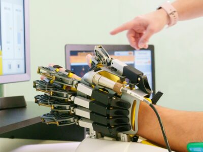 «La neurorrehabilitación permite, en momentos concretos de la enfermedad del Parkinson, mejorar limitaciones motoras, de coordinación o dolor, lo que se traduce en meses o años de vida con mayor calidad», Dr. Alejandro Durán