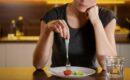 «Las dietas estrictas en menopausia no solo no funcionan, sino que pueden ser contraproducentes», alertan desde DOMMA