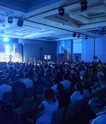 Salerm Cosmetics reúne a más de 600 profesionales internacionales en una espectacular gala de tendencias
