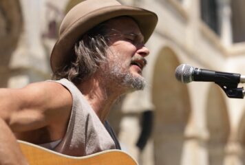 The Yoga Gallery Menorca Fest reúne a un millar de participantes y anuncia doble cita para 2027