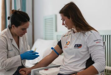 Quironprevención refuerza la medicina preventiva de alta precisión en el camino del equipo preolímpico español de vela hacia Los Ángeles 2028