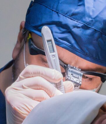 Clínica Jacobovski consolida su proyecto capilar tras un año en Passeig de Gràcia